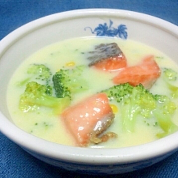 鮭とブロッコリのおかずスープ
